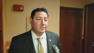 Illinois law mandates pharmacies to sell needles, sparking safety debate Illinois law mandates pharmacies to sell needles, sparking safety debate