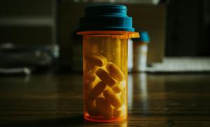 Trump orders drug stockpile, increased manufacturing Trump orders drug stockpile, increased manufacturing