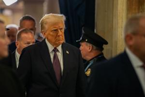 Trump to meet with Democratic leaders to discuss govt funding bills