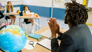 Solutions differ for Chicago Public Schools' potential $1B deficit