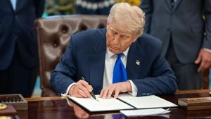 Trump appoints housing regulator as acting spy chief