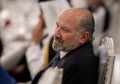 Democrats call on Lutnick to resign over Epstein ties