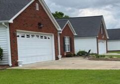 Costar shareholders re-elect directors, resist external pressure