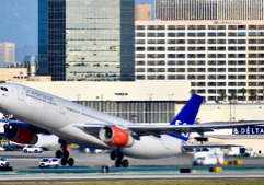 DHS threatens to halt customs processing at airports in sanctuary cities
